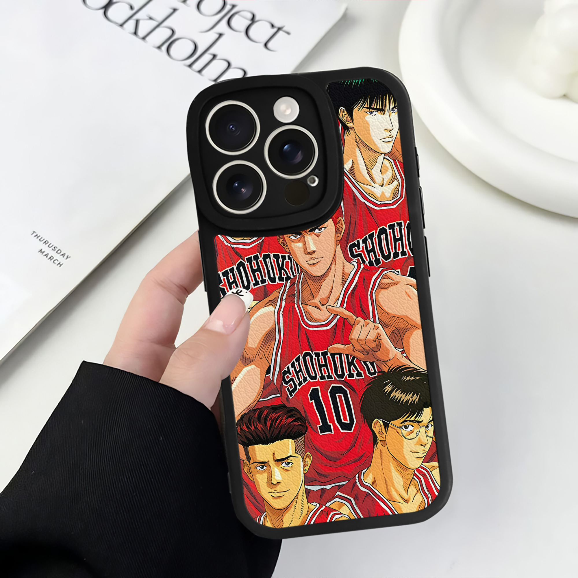 （画像用） SLAM DUNK／スラムダンク 【iPhone 16シリーズ対応】シリコンスマホケース（レザー調） 材質：シリコン